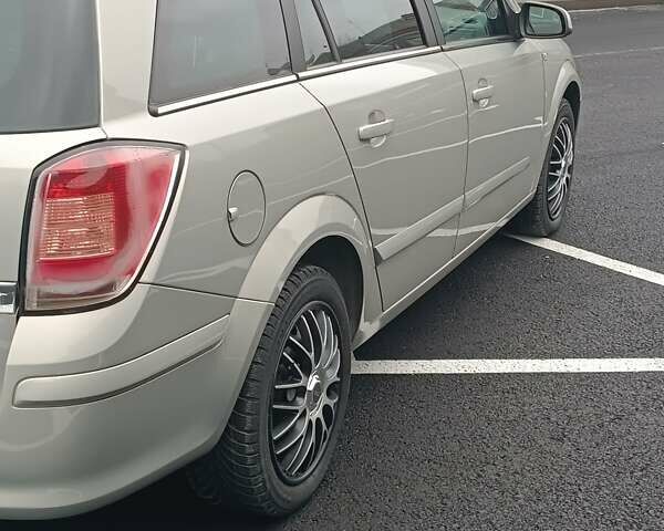 Сірий Опель Астра, об'ємом двигуна 1.91 л та пробігом 320 тис. км за 4550 $, фото 1 на Automoto.ua