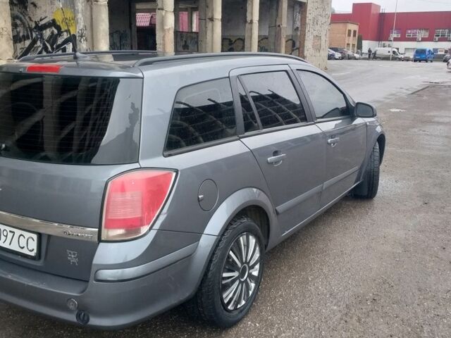 Серый Опель Астра, объемом двигателя 1.6 л и пробегом 320 тыс. км за 3500 $, фото 1 на Automoto.ua