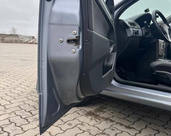 Сірий Опель Астра, об'ємом двигуна 1.9 л та пробігом 308 тис. км за 4800 $, фото 9 на Automoto.ua
