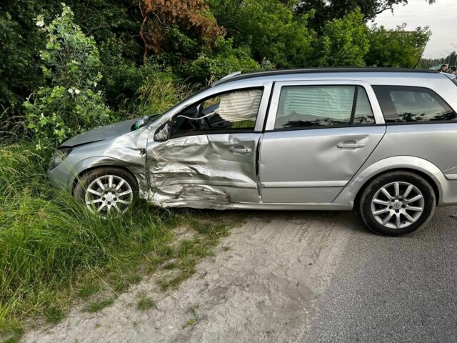 Сірий Опель Астра, об'ємом двигуна 1.6 л та пробігом 218 тис. км за 3000 $, фото 7 на Automoto.ua