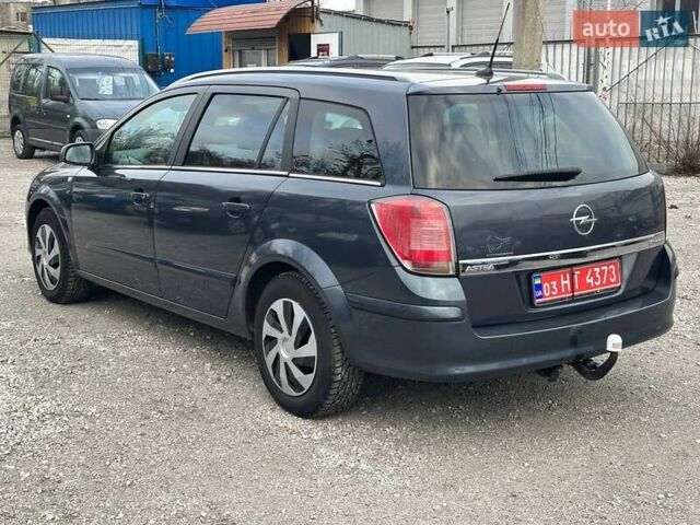 Серый Опель Астра, объемом двигателя 1.6 л и пробегом 126 тыс. км за 5450 $, фото 3 на Automoto.ua