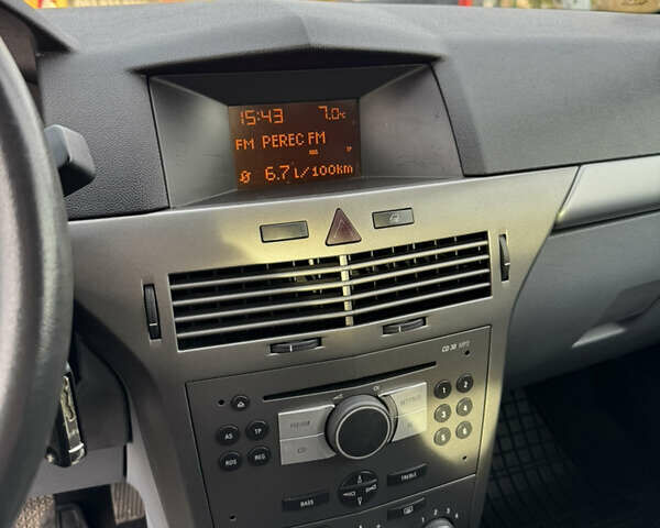 Сірий Опель Астра, об'ємом двигуна 1.69 л та пробігом 266 тис. км за 4500 $, фото 13 на Automoto.ua