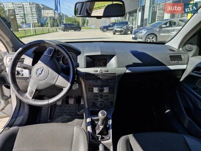 Серый Опель Астра, объемом двигателя 1.8 л и пробегом 225 тыс. км за 6300 $, фото 19 на Automoto.ua