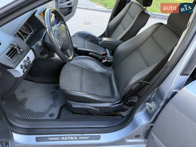Сірий Опель Астра, об'ємом двигуна 1.91 л та пробігом 228 тис. км за 3999 $, фото 25 на Automoto.ua