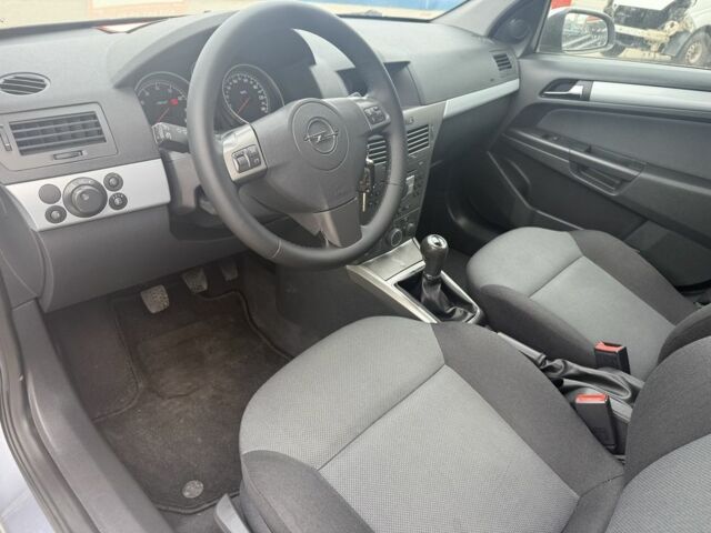 Сірий Опель Астра, об'ємом двигуна 1.6 л та пробігом 198 тис. км за 5200 $, фото 4 на Automoto.ua