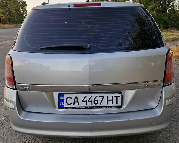 Сірий Опель Астра, об'ємом двигуна 1.6 л та пробігом 235 тис. км за 5500 $, фото 4 на Automoto.ua