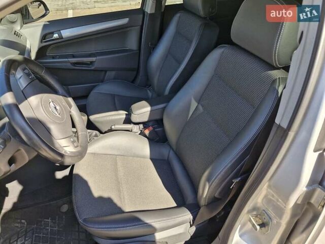 Серый Опель Астра, объемом двигателя 1.8 л и пробегом 225 тыс. км за 6300 $, фото 21 на Automoto.ua