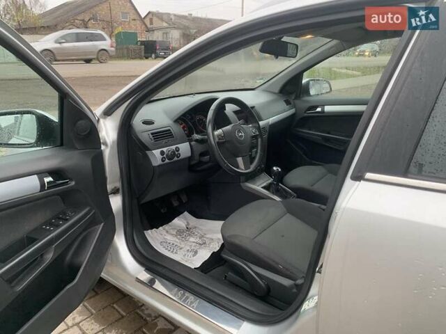 Серый Опель Астра, объемом двигателя 1.6 л и пробегом 195 тыс. км за 4790 $, фото 5 на Automoto.ua