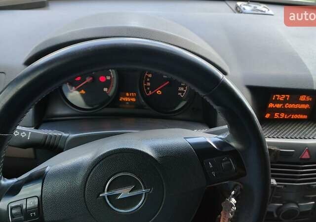 Сірий Опель Астра, об'ємом двигуна 1.3 л та пробігом 250 тис. км за 4900 $, фото 12 на Automoto.ua