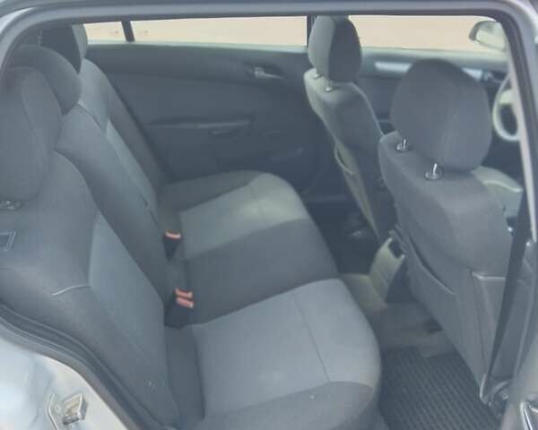 Сірий Опель Астра, об'ємом двигуна 1.6 л та пробігом 260 тис. км за 4700 $, фото 1 на Automoto.ua