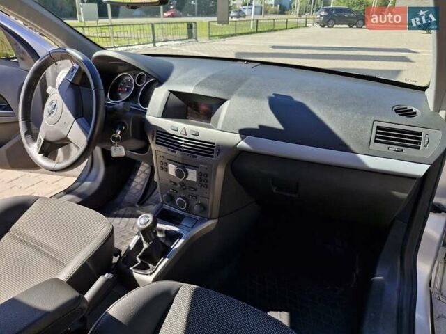 Серый Опель Астра, объемом двигателя 1.8 л и пробегом 225 тыс. км за 6300 $, фото 16 на Automoto.ua