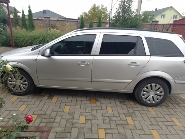 Серый Опель Астра, объемом двигателя 1.3 л и пробегом 396 тыс. км за 3500 $, фото 1 на Automoto.ua