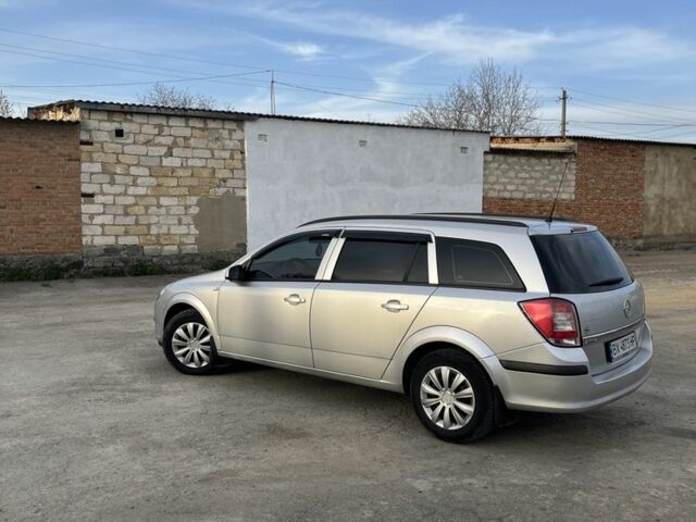 Серый Опель Астра, объемом двигателя 1.7 л и пробегом 270 тыс. км за 4800 $, фото 7 на Automoto.ua