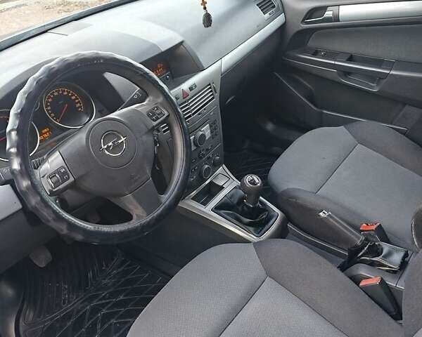 Опель Астра 2006 в Черткове на Automoto.ua Серый Опель Астра, объемом двигателя 1.3 л и пробегом 300 тыс. км за 3999 $, фото 34 на Automoto.ua