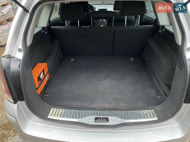 Серый Опель Астра, объемом двигателя 1.3 л и пробегом 385 тыс. км за 4500 $, фото 19 на Automoto.ua