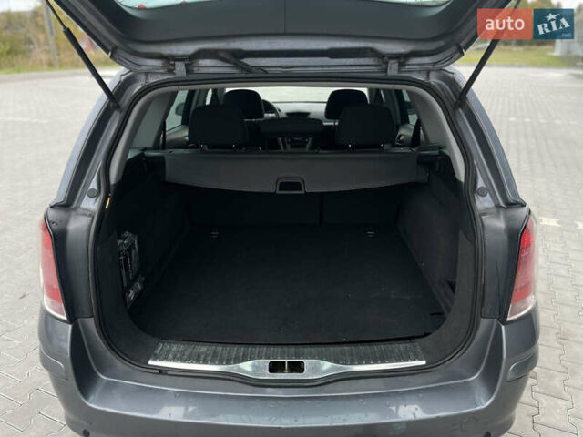 Серый Опель Астра, объемом двигателя 1.6 л и пробегом 158 тыс. км за 4950 $, фото 15 на Automoto.ua