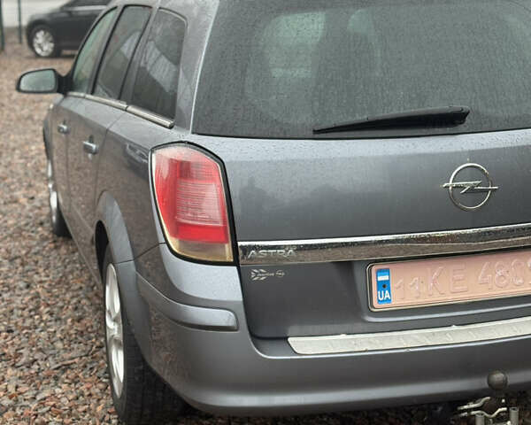 Серый Опель Астра, объемом двигателя 1.6 л и пробегом 271 тыс. км за 3999 $, фото 33 на Automoto.ua