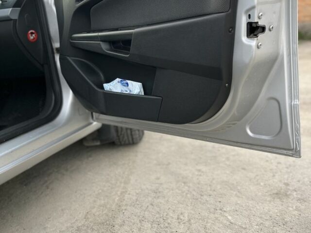 Серый Опель Астра, объемом двигателя 1.7 л и пробегом 270 тыс. км за 4800 $, фото 6 на Automoto.ua