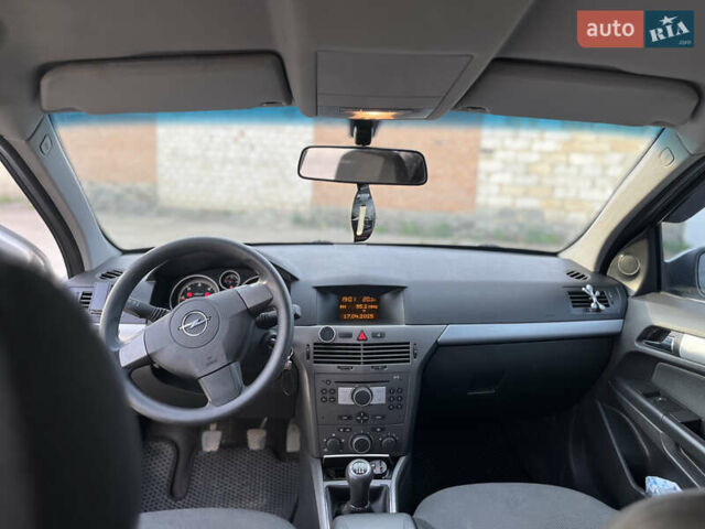 Сірий Опель Астра, об'ємом двигуна 1.7 л та пробігом 280 тис. км за 4850 $, фото 5 на Automoto.ua