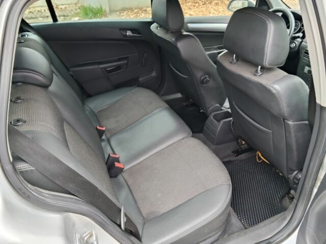 Сірий Опель Астра, об'ємом двигуна 1.6 л та пробігом 231 тис. км за 4550 $, фото 4 на Automoto.ua