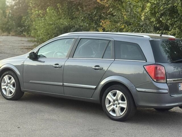 Серый Опель Астра, объемом двигателя 1.6 л и пробегом 309 тыс. км за 5300 $, фото 2 на Automoto.ua