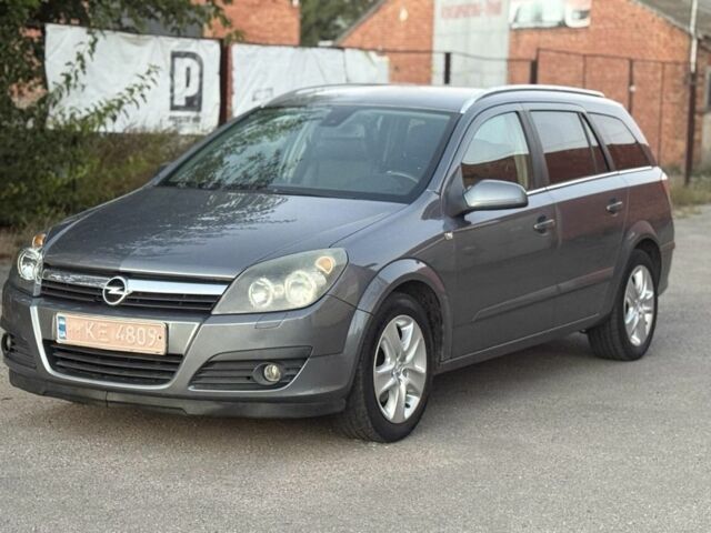 Серый Опель Астра, объемом двигателя 1.6 л и пробегом 309 тыс. км за 5300 $, фото 6 на Automoto.ua