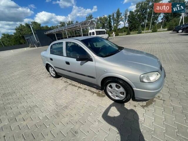 Серый Опель Астра, объемом двигателя 1.4 л и пробегом 320 тыс. км за 4000 $, фото 5 на Automoto.ua