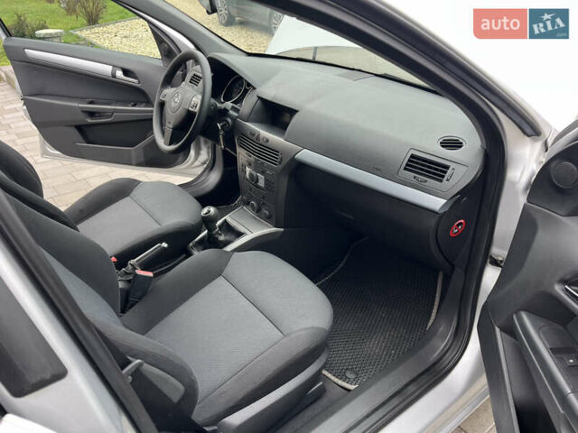 Серый Опель Астра, объемом двигателя 1.6 л и пробегом 198 тыс. км за 4450 $, фото 24 на Automoto.ua