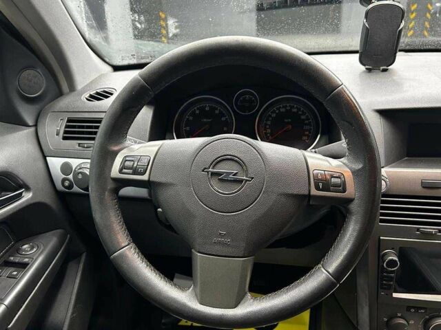 Серый Опель Астра, объемом двигателя 1.6 л и пробегом 249 тыс. км за 5700 $, фото 10 на Automoto.ua