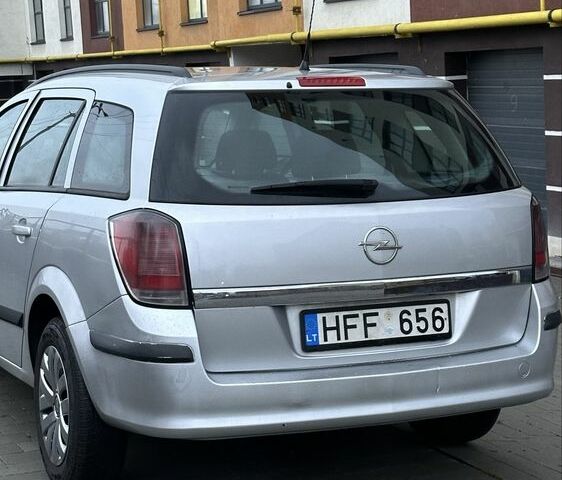 Серый Опель Астра, объемом двигателя 1.7 л и пробегом 290 тыс. км за 1800 $, фото 8 на Automoto.ua