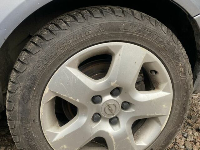 Серый Опель Астра, объемом двигателя 1.2 л и пробегом 350 тыс. км за 3500 $, фото 7 на Automoto.ua