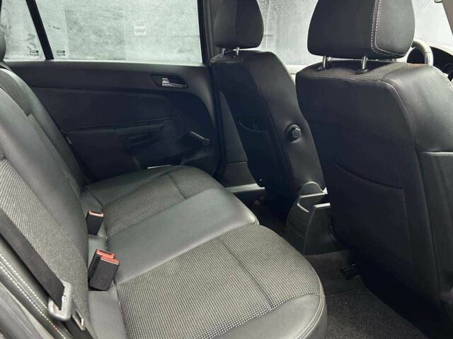 Серый Опель Астра, объемом двигателя 1.6 л и пробегом 249 тыс. км за 5700 $, фото 12 на Automoto.ua