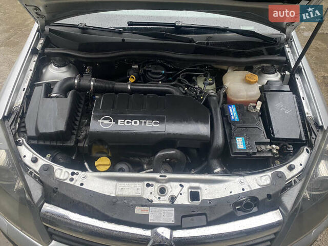 Серый Опель Астра, объемом двигателя 1.3 л и пробегом 385 тыс. км за 4500 $, фото 21 на Automoto.ua