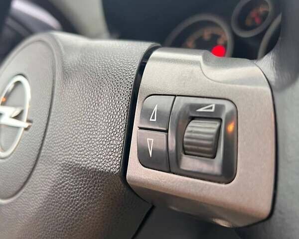 Сірий Опель Астра, об'ємом двигуна 1.9 л та пробігом 308 тис. км за 4800 $, фото 22 на Automoto.ua