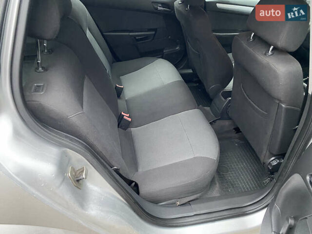 Серый Опель Астра, объемом двигателя 1.3 л и пробегом 385 тыс. км за 4500 $, фото 16 на Automoto.ua