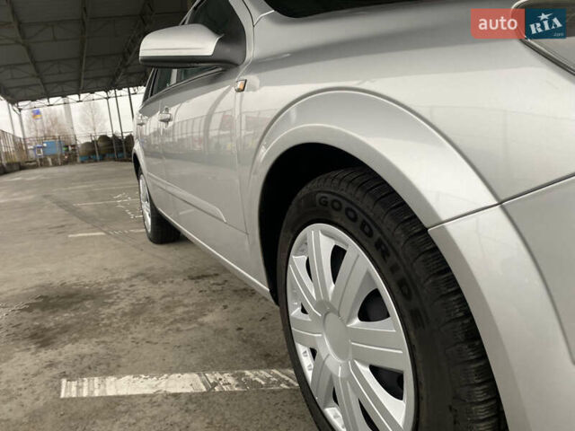 Сірий Опель Астра, об'ємом двигуна 1.6 л та пробігом 180 тис. км за 4450 $, фото 3 на Automoto.ua