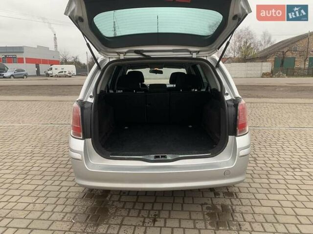 Серый Опель Астра, объемом двигателя 1.6 л и пробегом 195 тыс. км за 4790 $, фото 13 на Automoto.ua