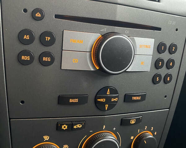 Сірий Опель Астра, об'ємом двигуна 1.6 л та пробігом 180 тис. км за 4450 $, фото 24 на Automoto.ua