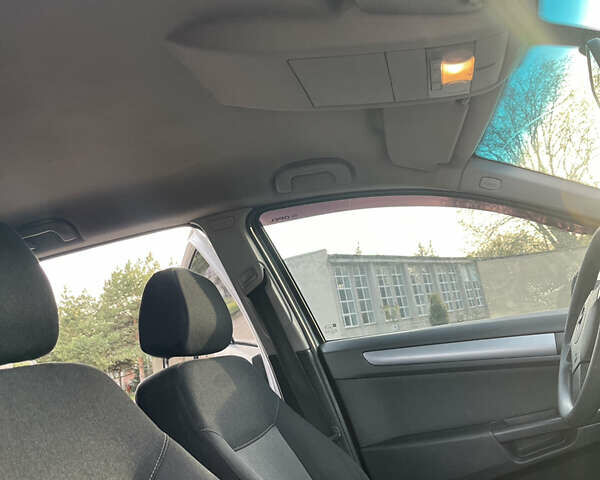 Сірий Опель Астра, об'ємом двигуна 1.7 л та пробігом 280 тис. км за 4850 $, фото 6 на Automoto.ua