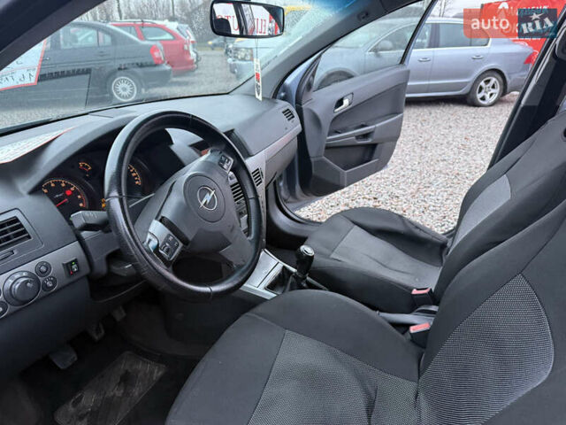 Серый Опель Астра, объемом двигателя 1.6 л и пробегом 333 тыс. км за 3300 $, фото 14 на Automoto.ua