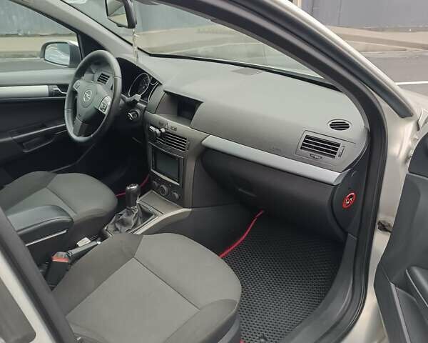 Сірий Опель Астра, об'ємом двигуна 1.91 л та пробігом 320 тис. км за 4550 $, фото 8 на Automoto.ua