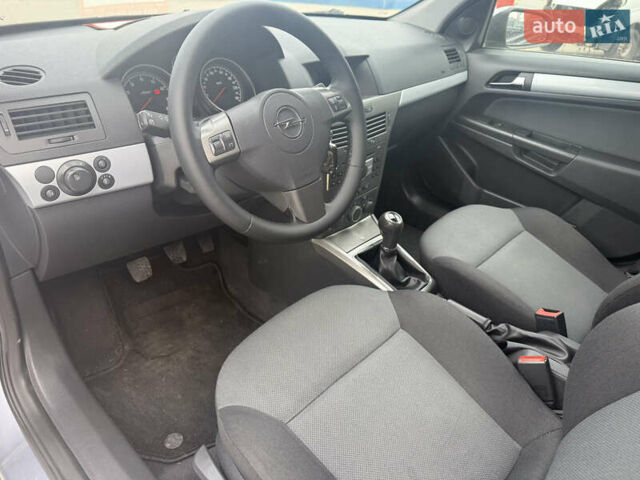 Сірий Опель Астра, об'ємом двигуна 1.6 л та пробігом 198 тис. км за 5200 $, фото 7 на Automoto.ua