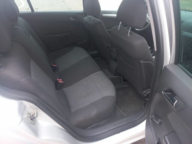 Серый Опель Астра, объемом двигателя 1.6 л и пробегом 227 тыс. км за 4474 $, фото 10 на Automoto.ua