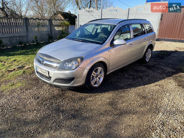 Серый Опель Астра, объемом двигателя 1.3 л и пробегом 385 тыс. км за 4500 $, фото 5 на Automoto.ua