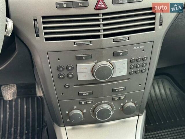 Сірий Опель Астра, об'ємом двигуна 1.6 л та пробігом 239 тис. км за 5400 $, фото 20 на Automoto.ua