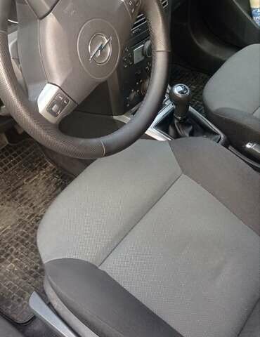 Серый Опель Астра, объемом двигателя 1.6 л и пробегом 217 тыс. км за 4900 $, фото 3 на Automoto.ua