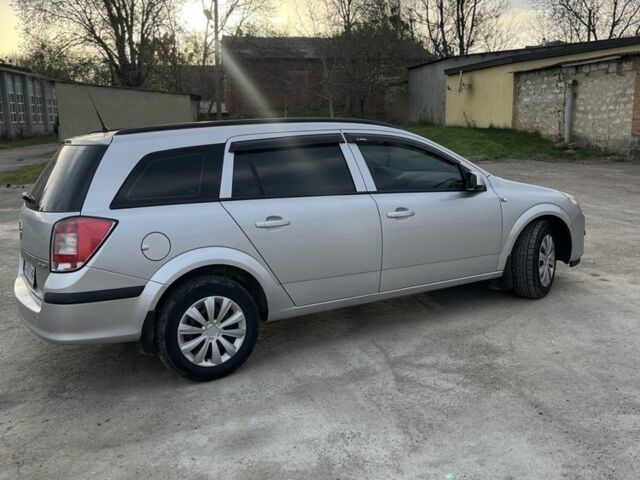 Серый Опель Астра, объемом двигателя 1.7 л и пробегом 270 тыс. км за 4800 $, фото 1 на Automoto.ua