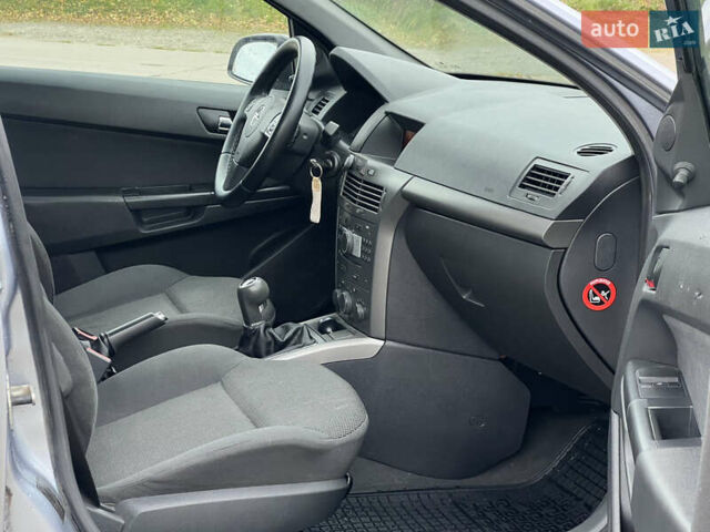 Опель Астра 2006 у Рожище на Automoto.ua Сірий Опель Астра, об'ємом двигуна 1.3 л та пробігом 243 тис. км за 4900 $, фото 20 на Automoto.ua
