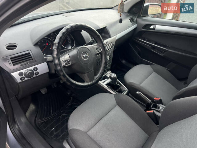 Опель Астра 2006 в Тернополе на Automoto.ua Серый Опель Астра, объемом двигателя 1.2 л и пробегом 300 тыс. км за 3999 $, фото 39 на Automoto.ua