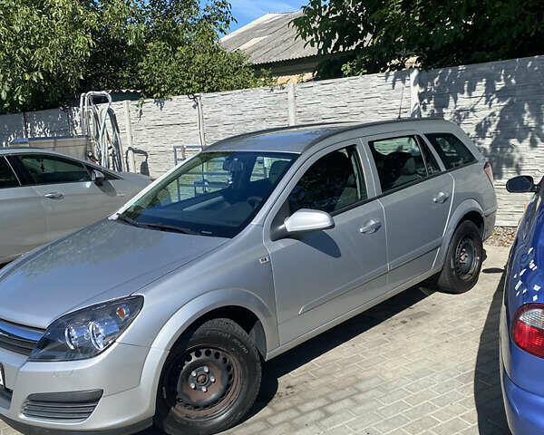 Серый Опель Астра, объемом двигателя 1.4 л и пробегом 280 тыс. км за 4900 $, фото 4 на Automoto.ua